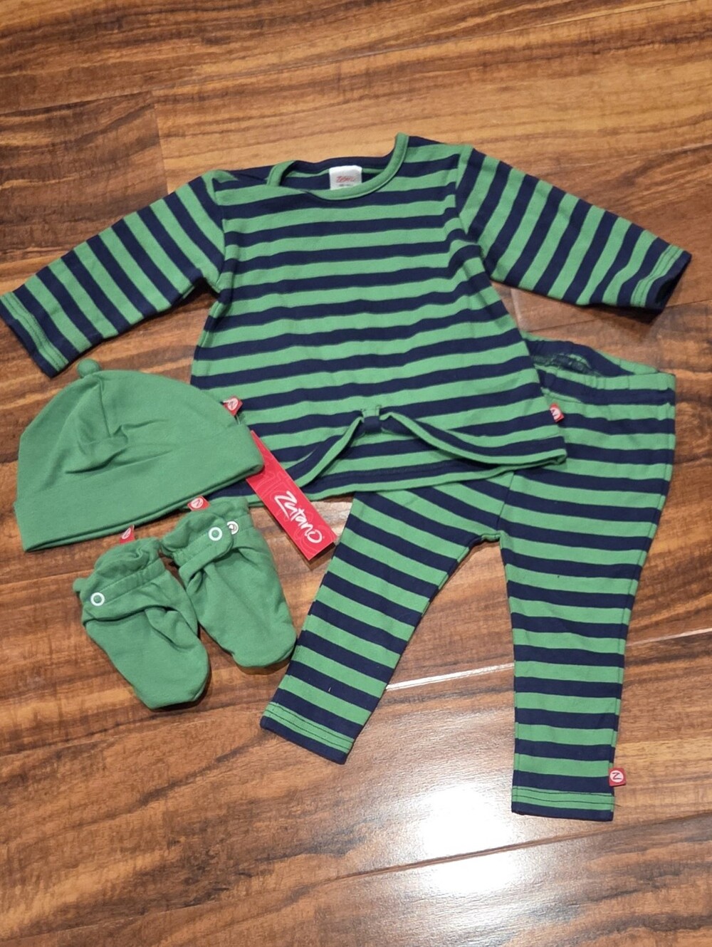 Zutano NWT/EUC 12 Months Green/Navy Striped Top & Pants Set, Hat and Booties